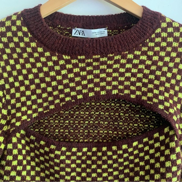 size medium Zara wine and chartreuse sweater with cutout - Picture 4 of 7